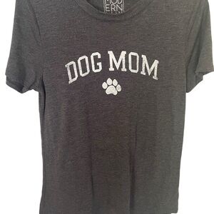 Women’s Dog Mom T Shirt Size Medium